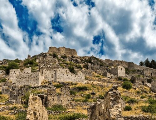 Κάστρο Γερακίου: Το Φράγκικο Οχυρό και οι Βυζαντινές Εκκλησίες του